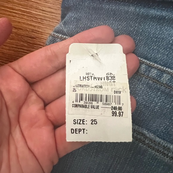 NWT Frame Le High Straight Tie Waist Raw Hem
Jeans Size 25 - Picture 10 of 15